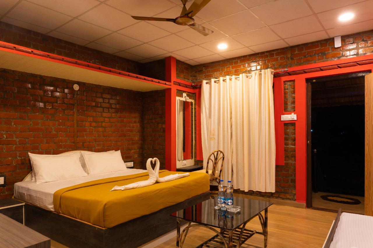 Deluxe Cottage Murdeshwar