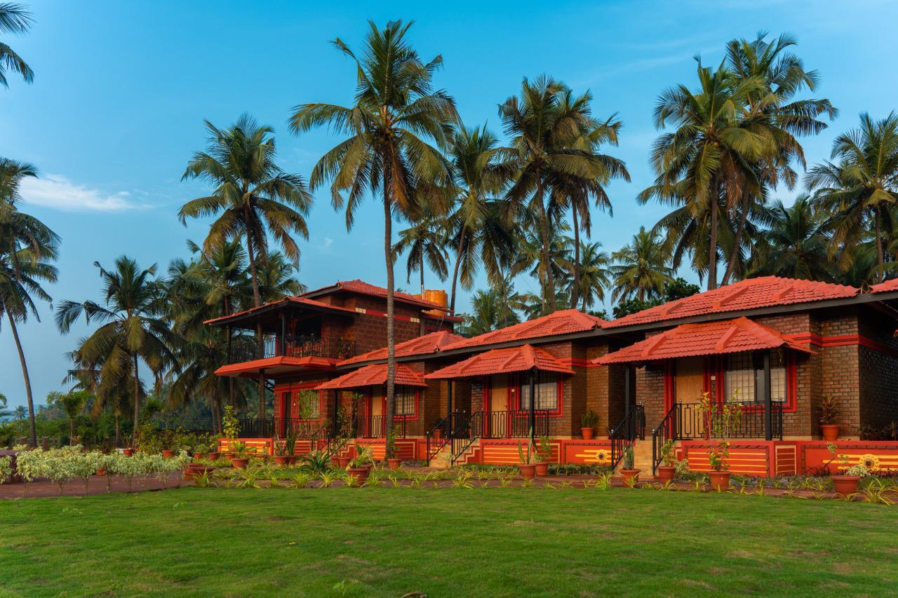 Deluxe Cottages Murdeshwar